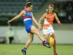EMMA KEARNEY of the Bulldogs in action during the AFL Women's match between the Greater Western Sydney Giants and the Western Bulldogs at UNSW Canberra Oval in Canberra, Australia.
