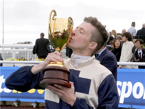 Jockey : HARRY COFFEY.