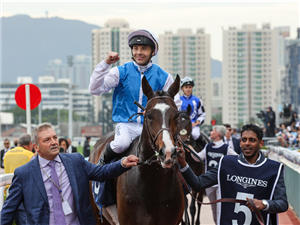 Maxime Guyon and SOSIE after winning the Hong Kong Vase