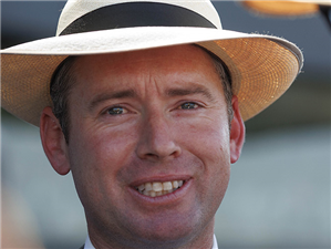 Trainer : ADRIAN BOTT.