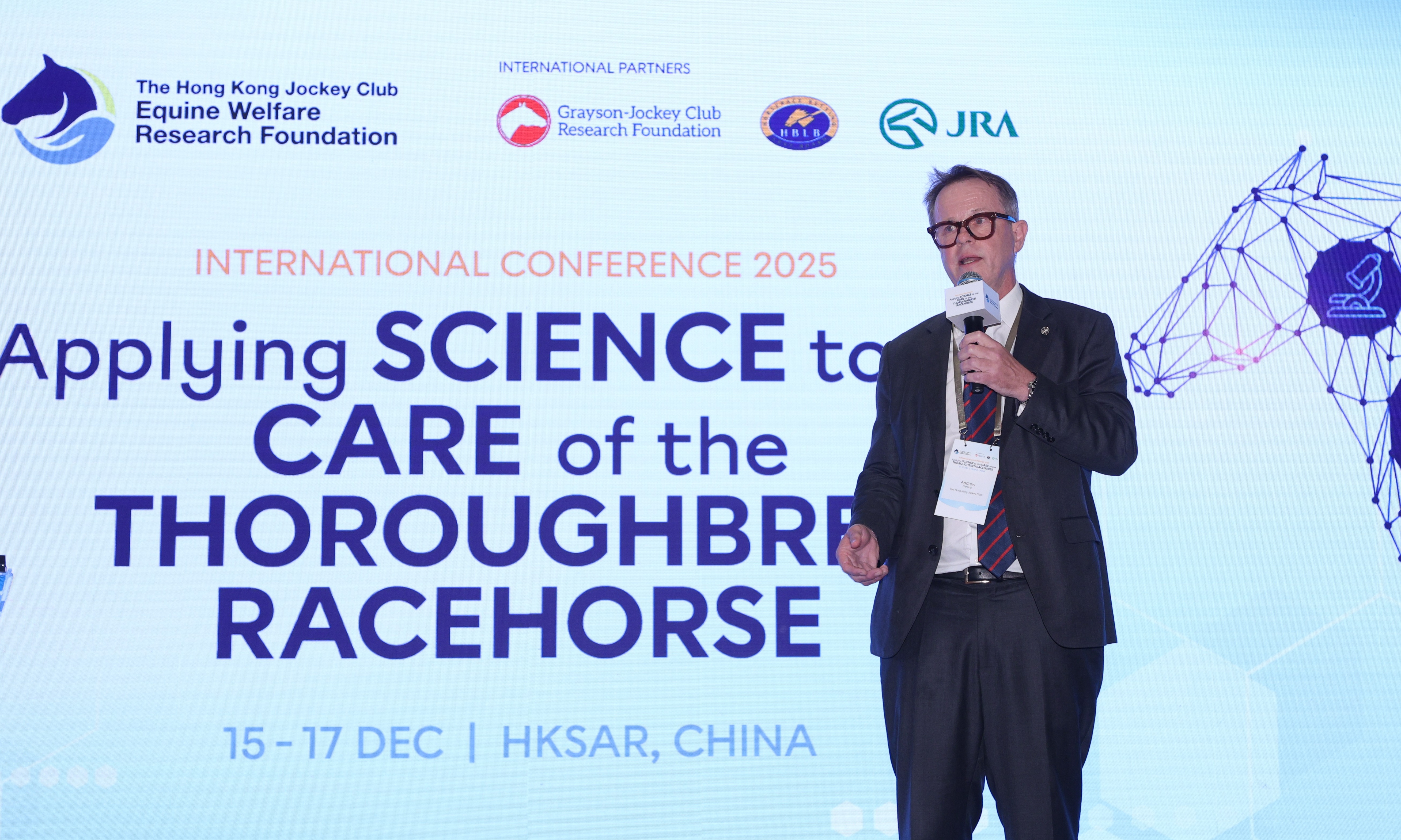 馬會賽馬事務執行總監兼基金董事會成員夏定安很高興看到業界代表在會上探討了一些業界最迫切的議題，並探索實證為本的解決方案。