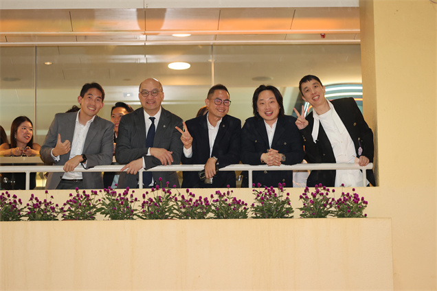 生於香港的美國棟篤笑喜劇演員歐陽萬成（Jimmy O. Yang ），於6月4日親臨跑馬地馬場，觀賞賽事，親身感受 Happy Wednesday 的熱鬧氣氛