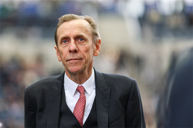 蔡約翰目前以五十六場頭馬暫居2024/2025年度馬季練馬師榜首位