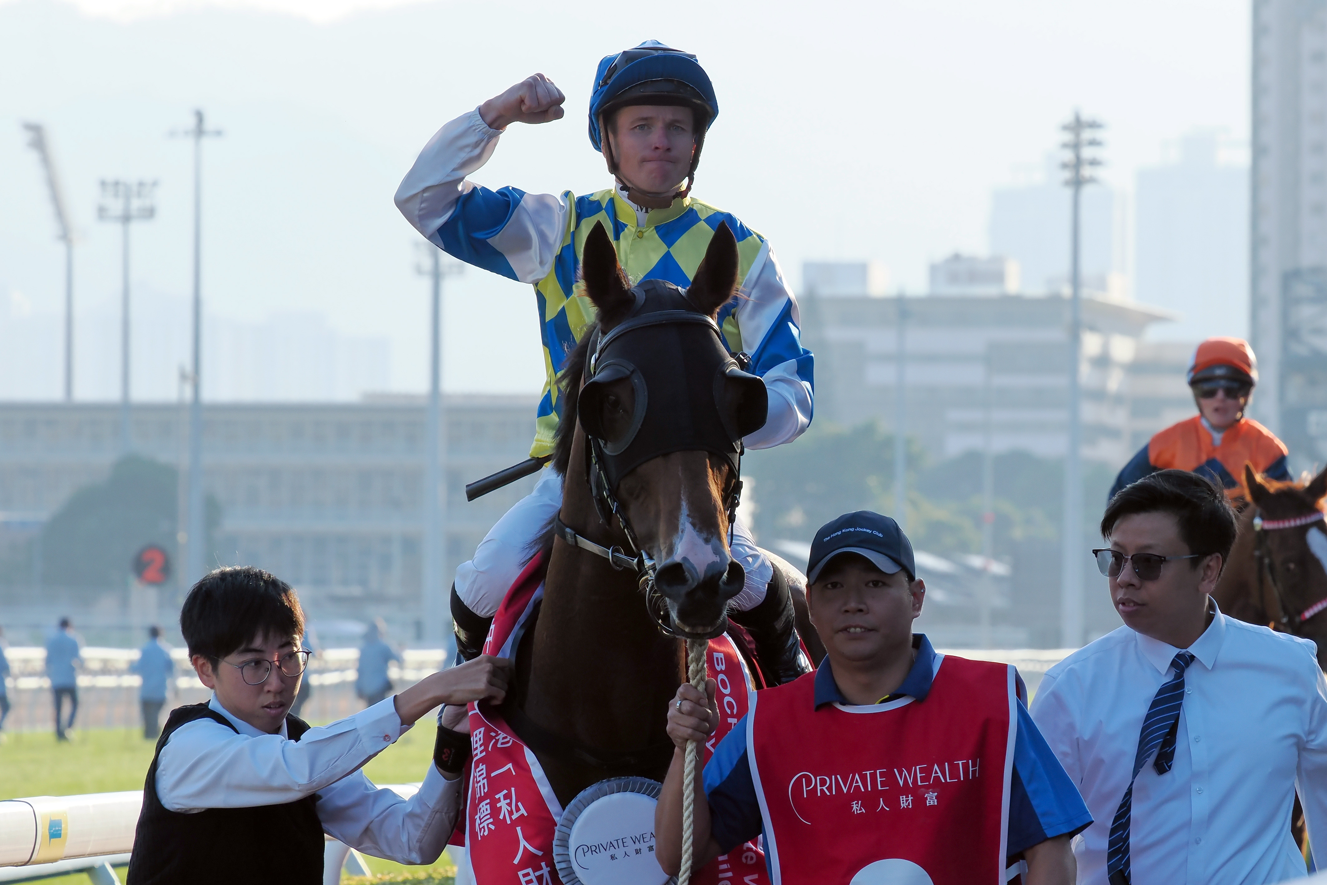 「錶之銀河」攻下總獎金達五百三十五萬港元的二級賽中銀香港「私人財富」馬會一哩錦標，麥道朗難掩喜悅