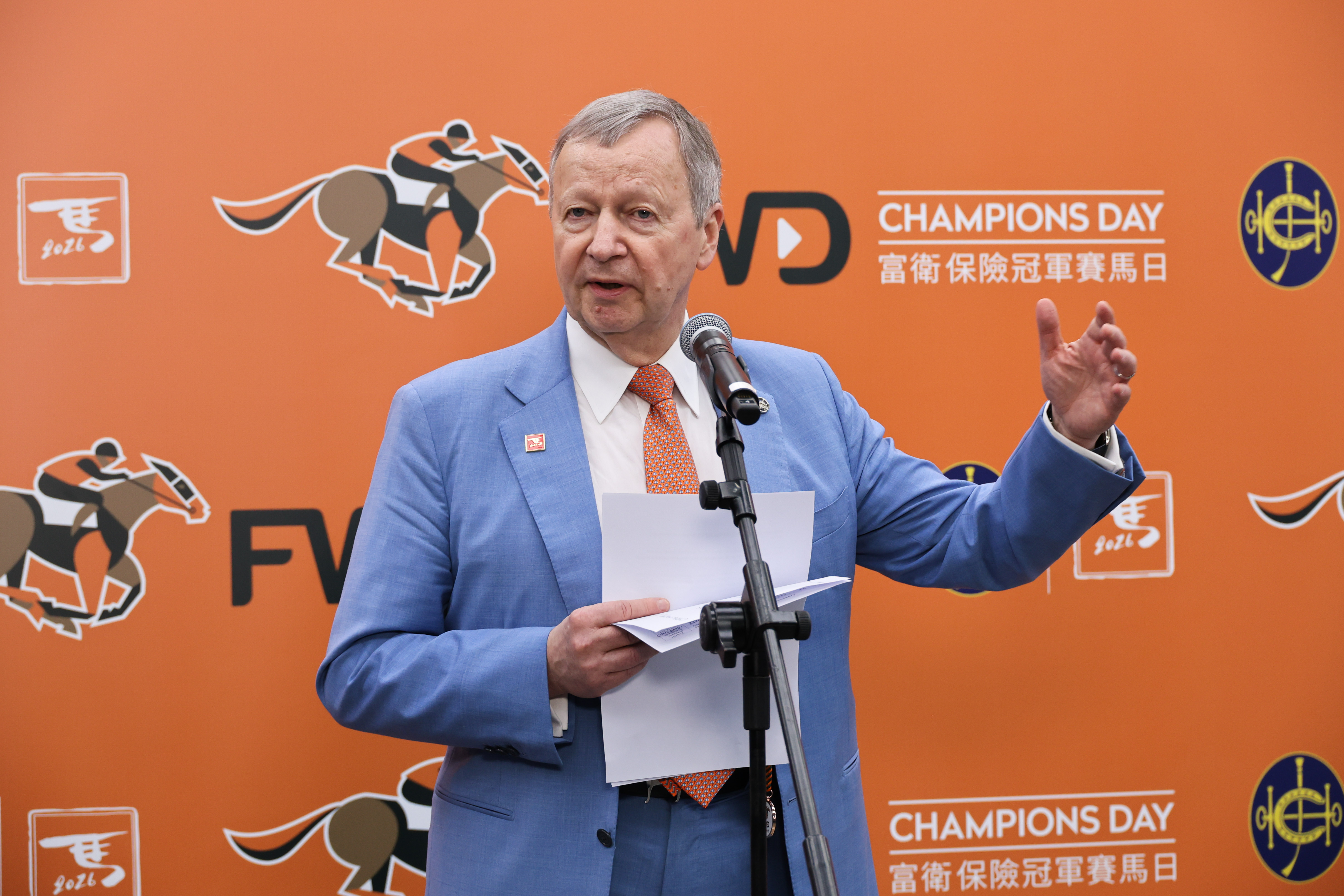 香港賽馬會行政總裁應家柏會見傳媒