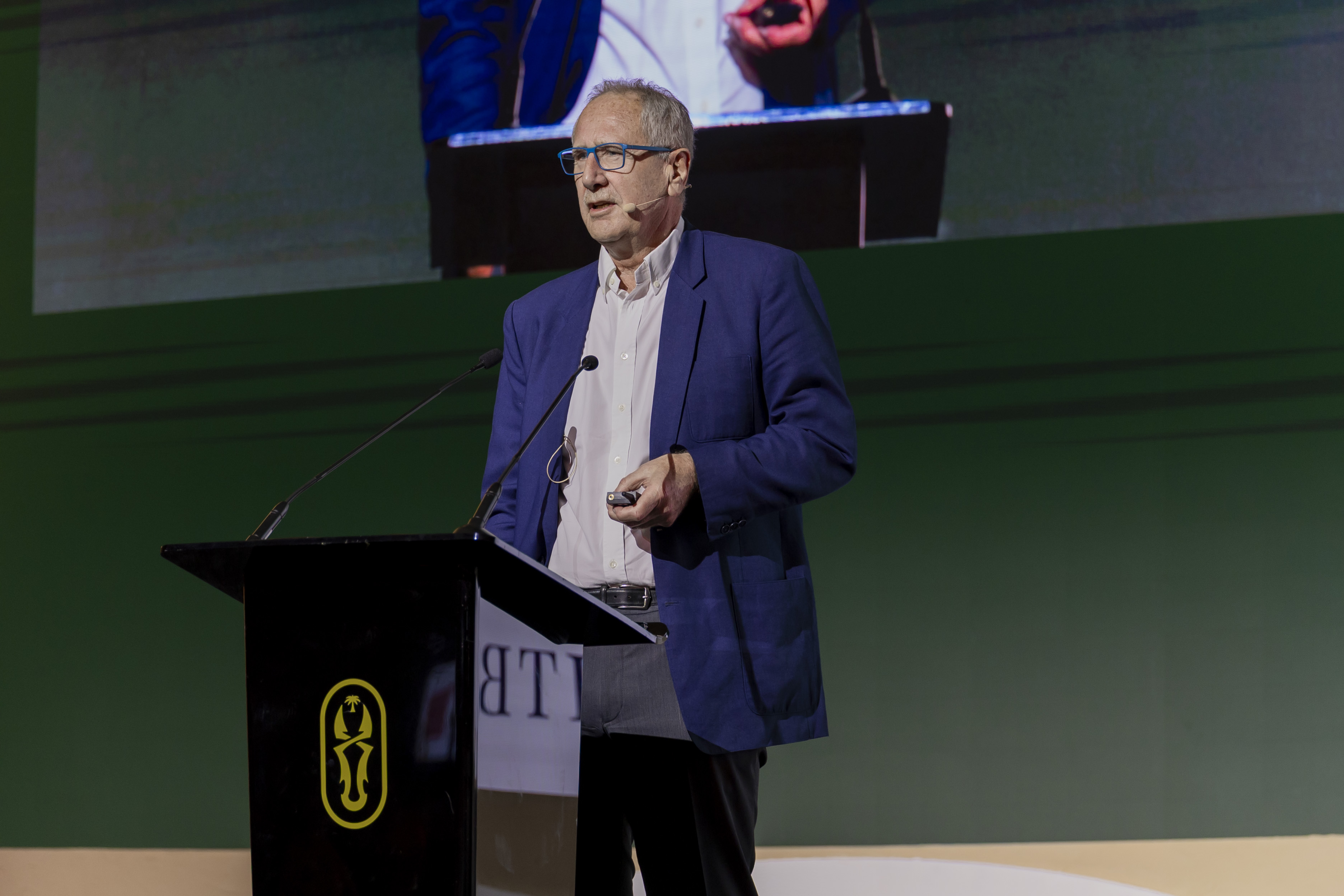 英國純種馬育馬者協會主席Philip Newton在亞洲賽馬會議專題會議上發表講話