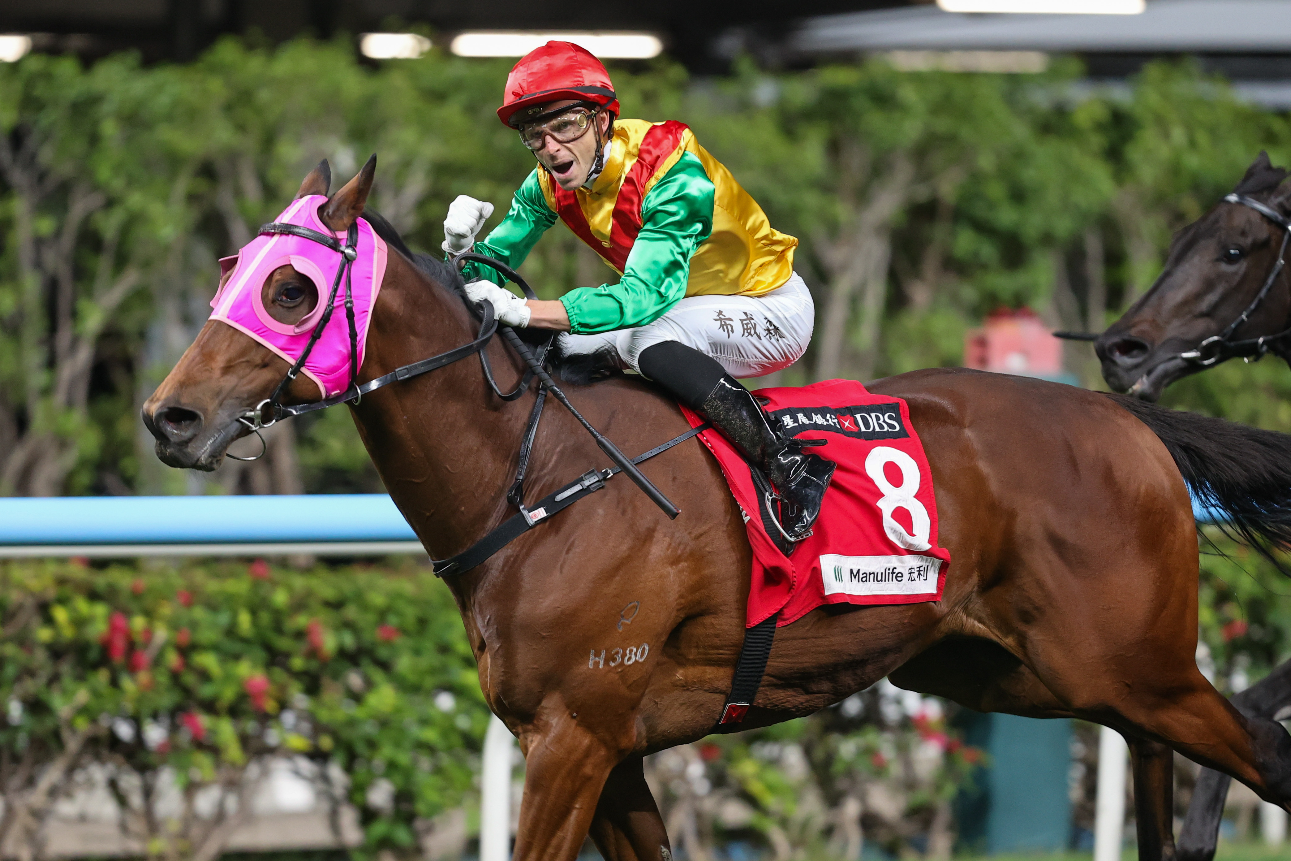 希威森策騎「勁速威龍」取勝