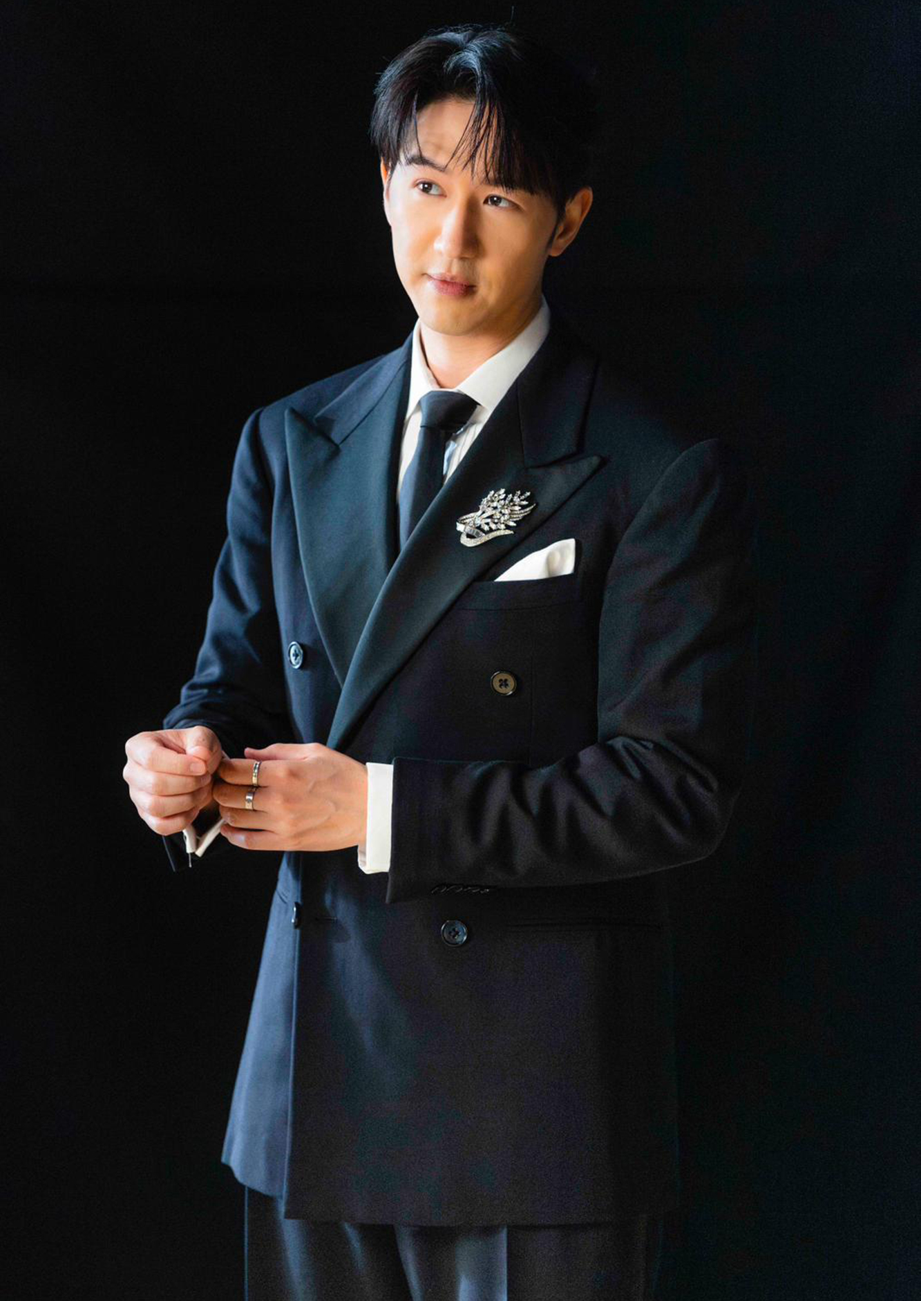 著名唱作歌星馮允謙