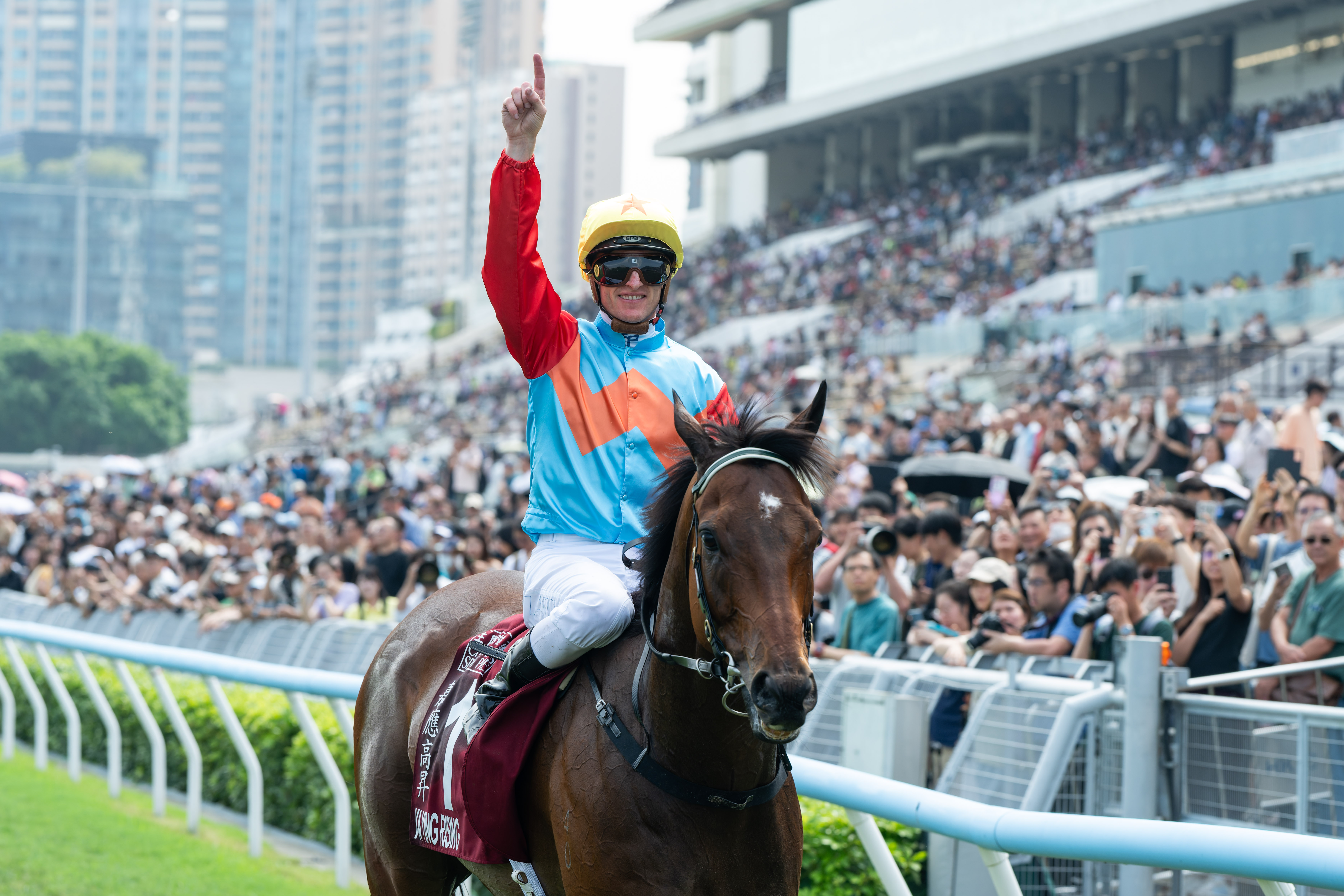 潘頓已勝出所有在香港舉行的一級賽，而這位澳洲好手近年更憑「嘉應高昇」踏上從騎生涯頂峰