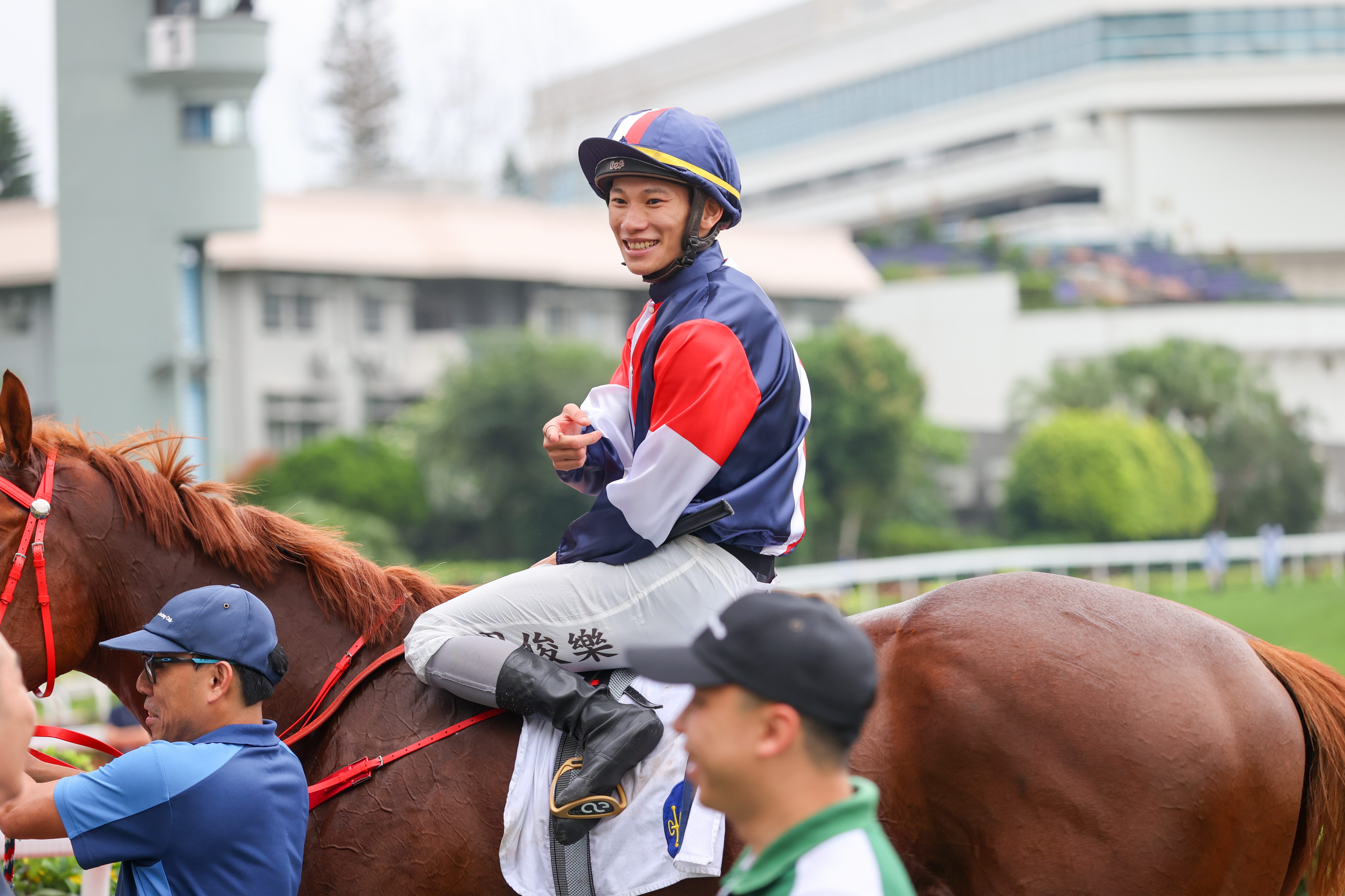 周俊樂勝出兩場頭馬後祝捷